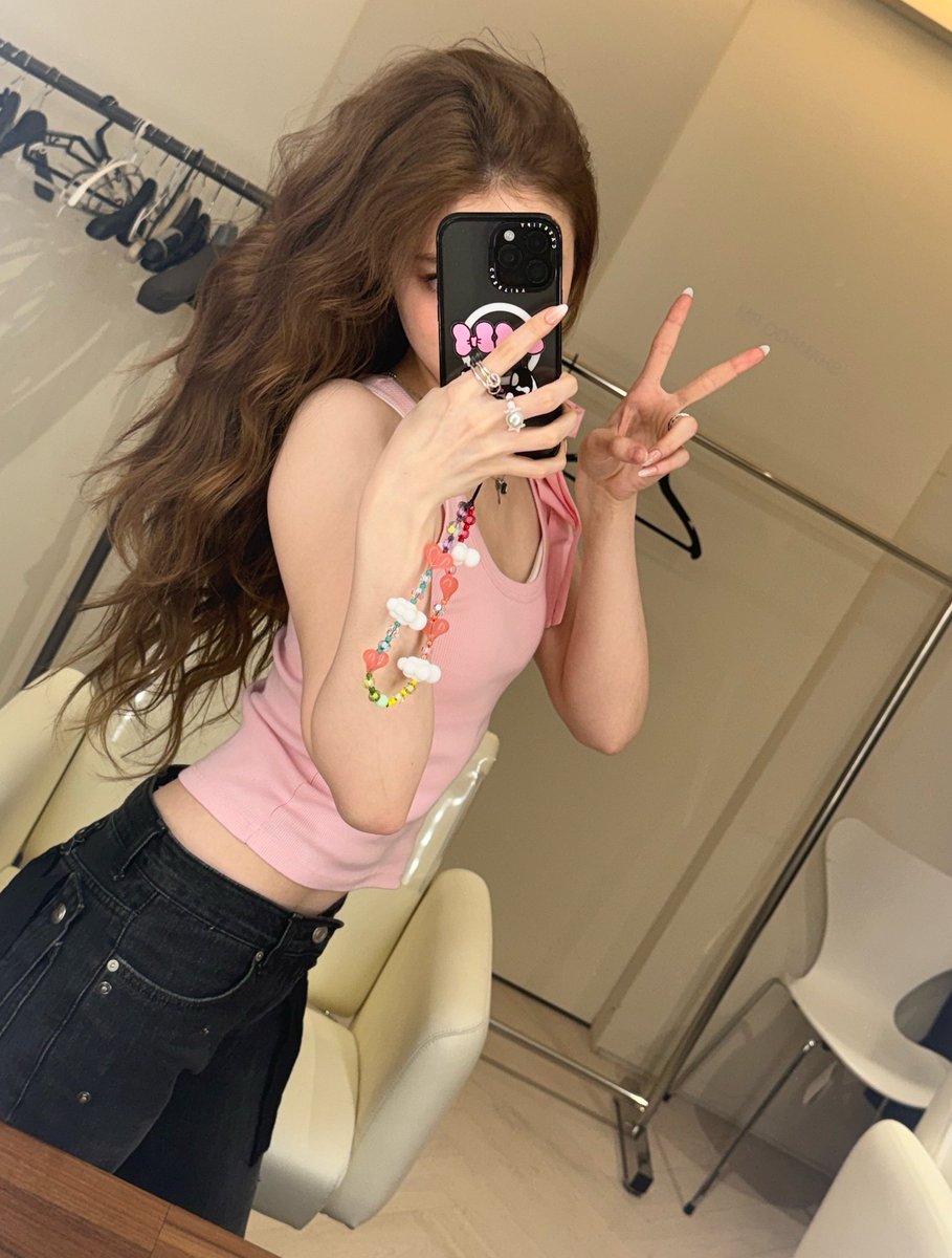 picsellagross's tweet photo. 250717 ELLA churrrrr update https://t.co/tDqDkfD5qp