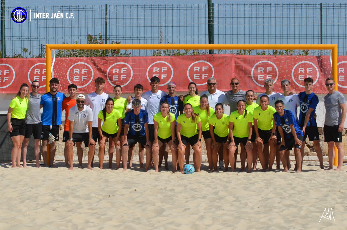 InterJaen's tweet photo. 🏖 En la mañana de hoy, nuestro Juvenil A ha tenido el placer de ayudar al @CTARFEF en la sesión de preparación de cara a la Copa Federación de Fútbol Playa, que se celebra este fin de semana en Jaén en el Hotel HO
@rfef
#JuvenilA #FútbolPlaya
#RFEF #CTARFEF
#IJCF #InterJaén https://t.co/y1jxcwzM85