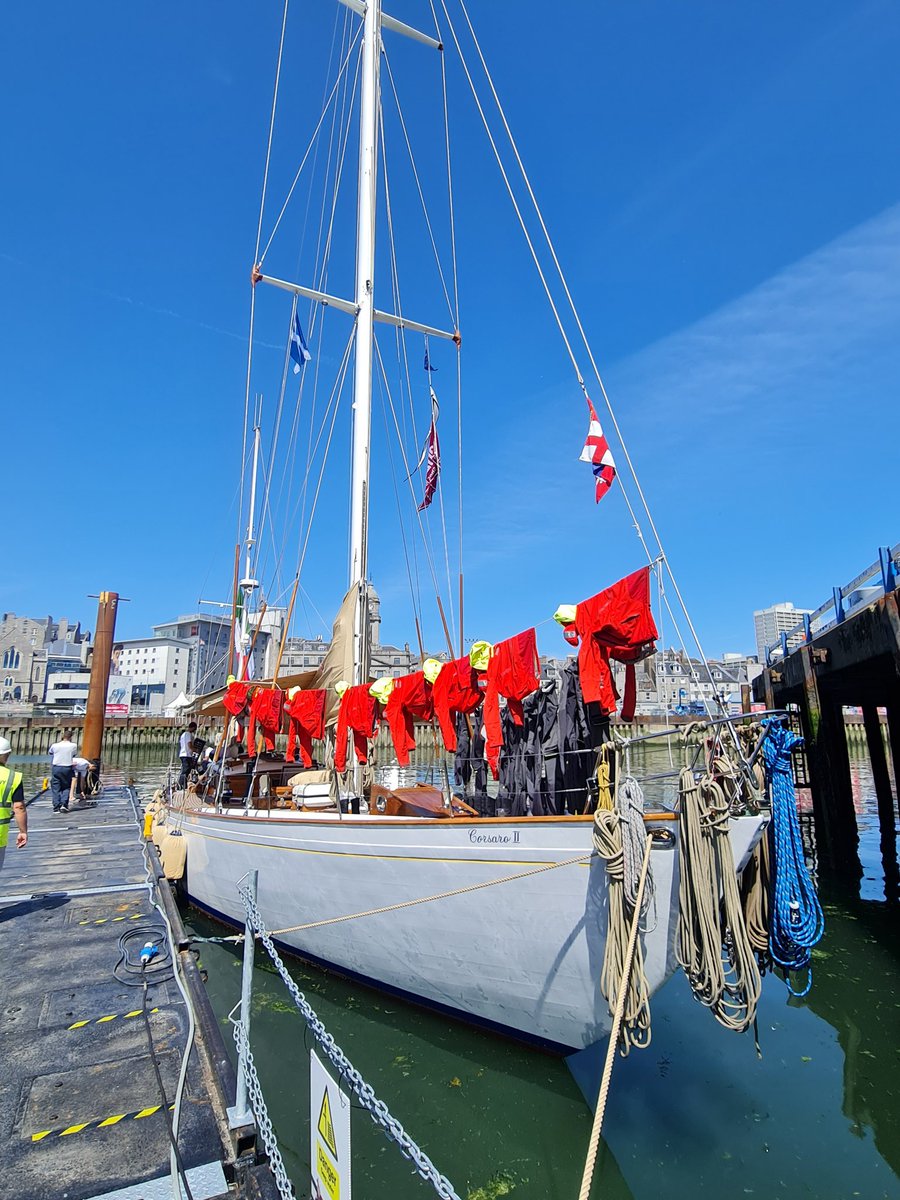 RNinScotland's tweet image. Buongiono to the Italian Naval Tall Ship Corsaro II who arrived in #Aberdeen last night, who is currently in the lead! #Tallshipsaberdeen
@ItalianNavy