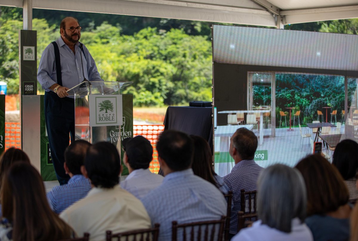 SComercioSV's tweet image. Con la presentación oficial de Garden Towers, Grupo Roble reafirma su apuesta por el desarrollo urbano de San Salvador. 🇸🇻

El secretario @MiguelKattan1 reconoció la relevancia de este tipo de iniciativas, que fortalecen la planificación urbana, estimulan la inversión en el país…