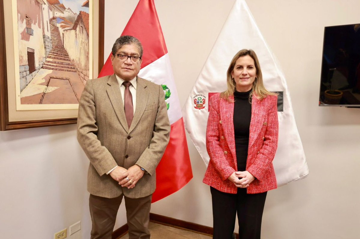 Ministerio de Justicia y Derechos Humanos (@minjusdh_peru) on Twitter photo #NotaInformativa 📄 | El ministro de Justicia y Derechos Humanos sostuvo una reunión con la congresista <a href="/MaricarmenAlvaP/">Maricarmen Alva</a> en la que dialogaron sobre la importancia de fortalecer el servicio de administración de justicia del país, en beneficio de la ciudadanía.
La congresista Alva #NotaInformativa 📄 | El ministro de Justicia y Derechos Humanos sostuvo una reunión con la congresista <a href="/MaricarmenAlvaP/">Maricarmen Alva</a> en la que dialogaron sobre la importancia de fortalecer el servicio de administración de justicia del país, en beneficio de la ciudadanía.
La congresista Alva