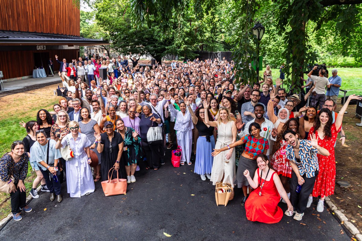 galeabrewer's tweet image. I had such an amazing time Tuesday at the reopening of the Delacorte Theater, joined by many friends throughout the community! Shakespeare in the Park is a cornerstone of NYC’s cultural life, and I’m proud to support its next chapter!
Thank you @PublicTheaterNY!