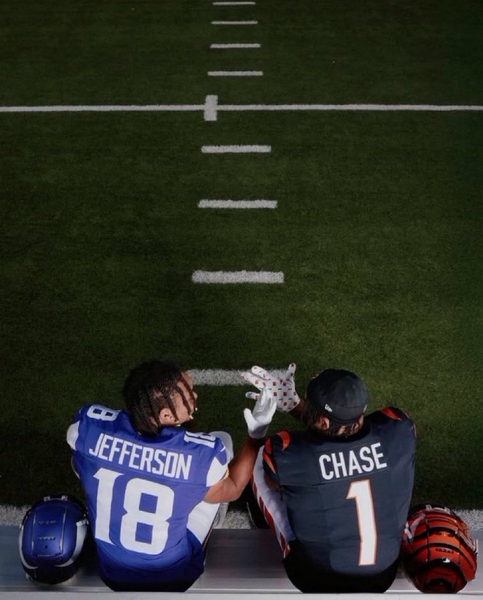 Ja'Marr Chase vs Justin Jefferson, a breakdown:

The two consensus best wide receivers in the NFL, but who is actually better.

Let's start with Jamarr; 

Jamarr is more physically imposing than Justin Jefferson, faster, stronger and better after the catch, however multiple