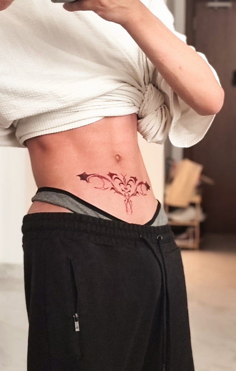 CatMathPhys's tweet image. Succubus tattoo goes brrrr.