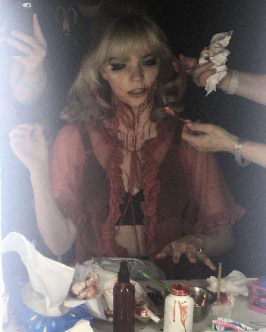 Anya Taylor-Joy behind the scenes of ‘LAST NIGHT IN SOHO’ (2021) https://t.co/hIKPFVF2MT