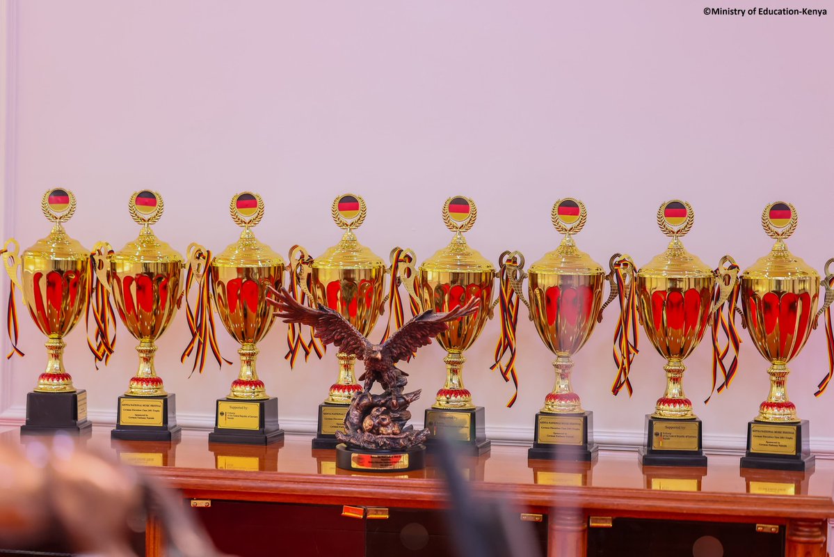 GermanyinKenya's tweet image. All set for German Elocution at #KenyaMusicFestival! 🇩🇪🏆
Yesterday, our Cultural Attaché handed over Embassy-sponsored trophies to PS Basic Education @Juliuskbitok.
Can’t wait for the nationals in August — viel Erfolg to all participants! 💪🎤 @kmf_kenya