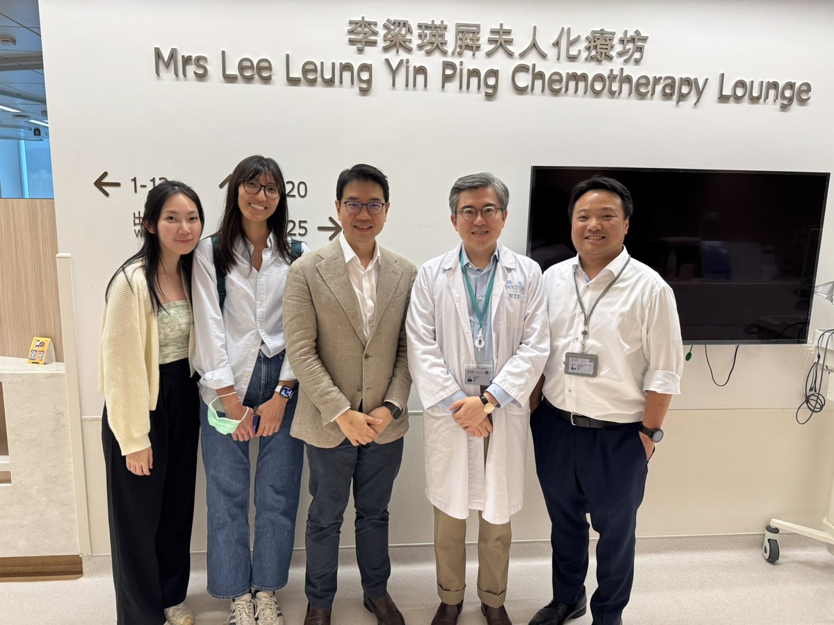 herbloong's tweet image. Thrilled to be able to welcome my ‘partner-in-crime’ @danieltanmd from @dukenus #Singapore and his research colleagues from @SingHealthSG #NCCS to our #P1CTC, #CCTU of @CUHKMedicine in Hong Kong 🇭🇰. Also a quick visit to #CUHKMedicalCentre 😃
@apoddc @APCLC_2023 @StephenLChan1