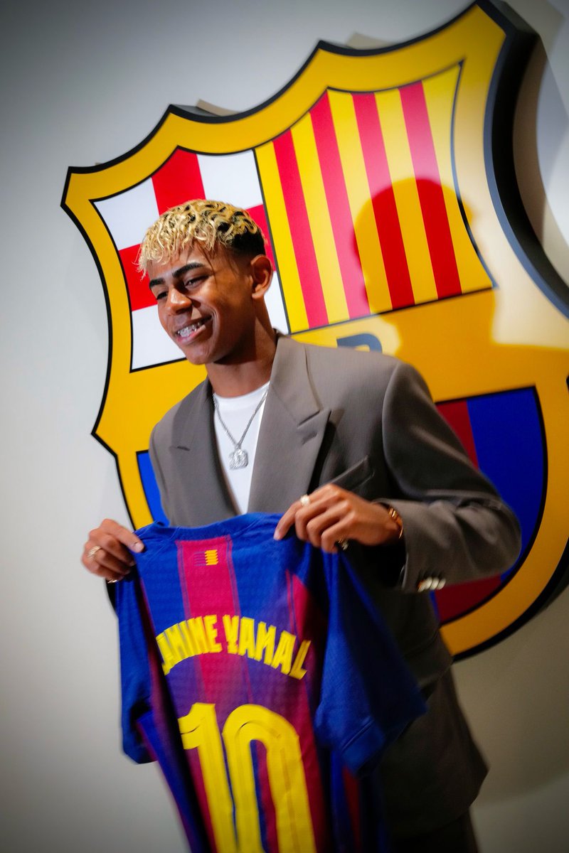 🔟 The shirt of legends
