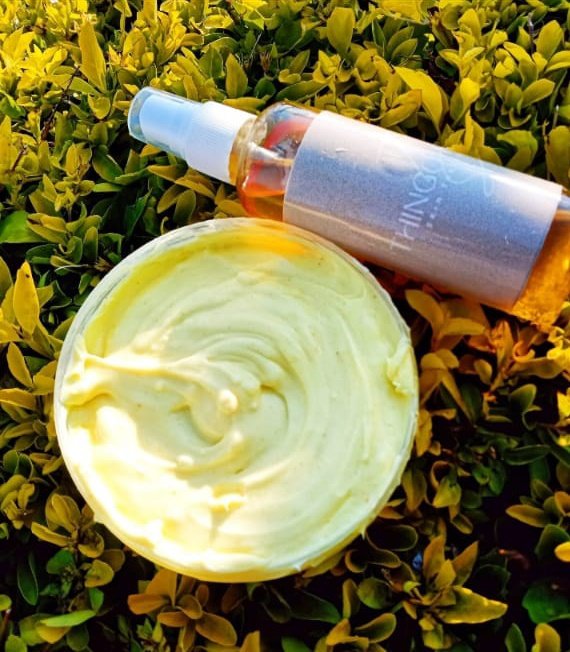 ThingoSkin's tweet photo. Welcome winter with our nourishing  Glow Set R200. With natural handmade glow oil and  glow body butter packed with sun protection and more. If you want soft beautiful glowing skin 

DM us to place an order #AdvTeffo #GirlTalkZA  #BudgetInsurance #IzinganeZesthembu https://t.co/nEn8WrVkic