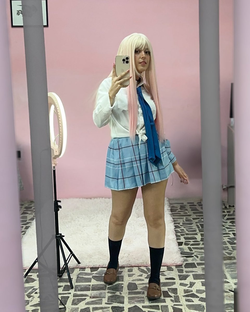 Kharol.cos tweet media