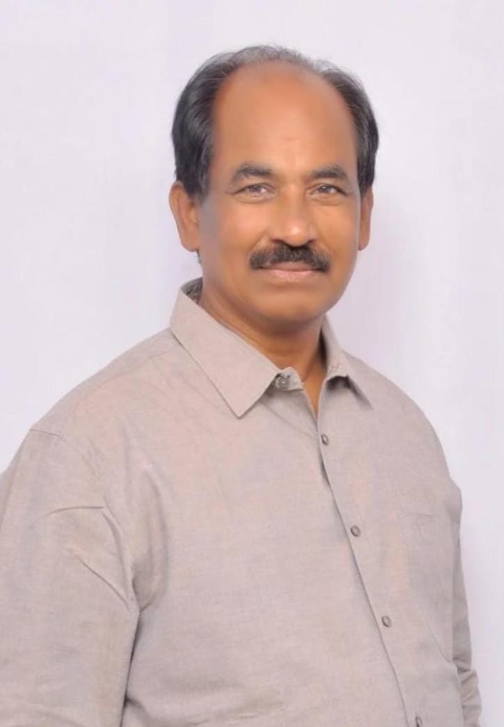 ಚೈತನ್ಯ ಶಿಕ್ಷಣ ಸಂಸ್ಥೆಗಳ ಮುಖ್ಯಸ್ಥರಾದ ರಾಧಾಕೃಷ್ಣ ರವರ ನಿಧಾನರಾಗಿದ್ದಾರೆ ಎಂದು ತಿಳಿದು ತುಂಬಾ ನೋವಾಗಿದೆ. ರಾಧಾಕೃಷ್ಣರವರ ಆತ್ಮಕ್ಕೆ ಶಾಂತಿ ಸಿಗಲಿ ಹಾಗೂ ಅವರ ಕುಟುಂಬದವರಿಗೆ ಅಗಲಿಕೆಯ ನೋವನ್ನು ಭರಿಸುವ ಶಕ್ತಿಯನ್ನು ಆ ಭಗವಂತ ಕರುಣಿಸಲೆಂದು ಪ್ರಾರ್ಥಿಸುತ್ತೇನೆ.