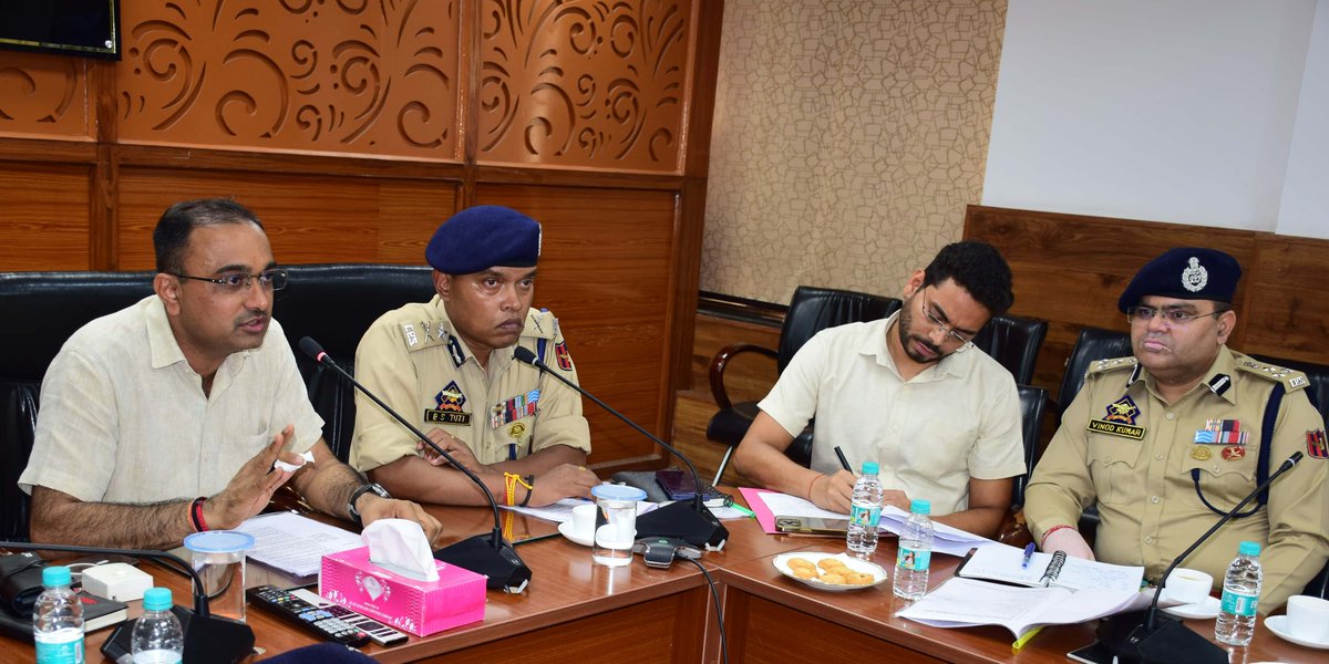 JK Media (@jkmediasocial) on Twitter photo Div Com, IGP review #arrangements for celebration of #IndependenceDay-2025 in Jammu Division
Div Com further directed the District Administrations to make foolproof arrangements in their respective districts for celebrations of Independence Day 2025.
<a href="/Divcomjammu/">Divisional Commissioner Jammu</a> <a href="/diprjk/">Information & PR, J&K</a> Div Com, IGP review #arrangements for celebration of #IndependenceDay-2025 in Jammu Division
Div Com further directed the District Administrations to make foolproof arrangements in their respective districts for celebrations of Independence Day 2025.
<a href="/Divcomjammu/">Divisional Commissioner Jammu</a> <a href="/diprjk/">Information & PR, J&K</a>