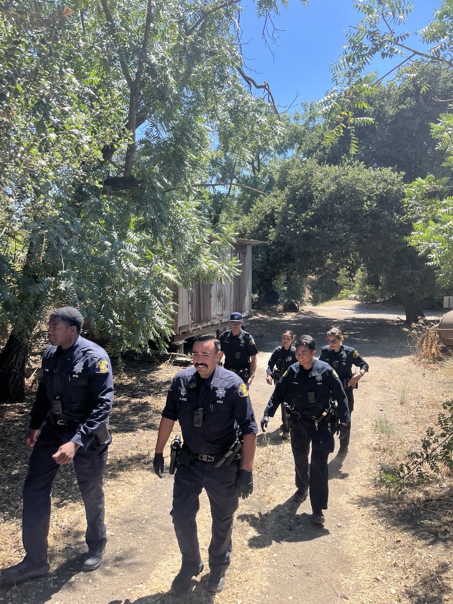 SanJosePD's tweet image. This week, our new SJPD Neighborhood Quality of Life (NQOL) Team took to the streets making contacts, building connections, and addressing the issues that impact our neighborhoods most. From outreach near encampments to arrests tied to chronic concerns, the team showed up with…