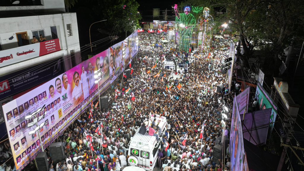 Edappadi K Palaniswami-SayYEStoWomenSafety&AIADMK (@epstamilnadu) on Twitter photo "ஆயிரம் ஆனாலும் மாயூரம் ஆகாது" என்ற பழமொழிக்கு உரித்தான மயிலாடுதுறை வந்தடைந்தேன்.
இந்த மண்ணில் நின்று தான், "எடப்பாடி பழனிசாமி எதுவுமே செய்யவில்லை" என நேற்று சொன்னார் <a href="/mkstalin/">M.K.Stalin</a>.
மயிலாடுதுறை என்று பெயர் சூட்டிய புரட்சித் தலைவர் வழியில், இம்மக்களின் நீண்டநாள் கோரிக்கையினை ஏற்று "ஆயிரம் ஆனாலும் மாயூரம் ஆகாது" என்ற பழமொழிக்கு உரித்தான மயிலாடுதுறை வந்தடைந்தேன்.
இந்த மண்ணில் நின்று தான், "எடப்பாடி பழனிசாமி எதுவுமே செய்யவில்லை" என நேற்று சொன்னார் <a href="/mkstalin/">M.K.Stalin</a>.
மயிலாடுதுறை என்று பெயர் சூட்டிய புரட்சித் தலைவர் வழியில், இம்மக்களின் நீண்டநாள் கோரிக்கையினை ஏற்று