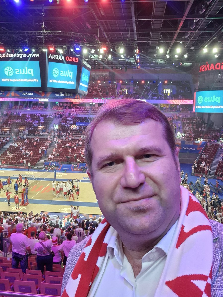 RadekPyffel's tweet image. I już za chwilę Polska🇵🇱-Kuba🇨🇺 w trójmiejskiej ErgoArenie.

Jeden z naszych najlepszych zawodników Wilfredo Leon🇵🇱 zagra przeciwko Kubie, czyli swojej dawnej drużynie (która na rozgrzewce prezentuje się znakomicie).

Będzie się działo.

#Gdansk #Sopot #Trojmiasto #ErgoArena