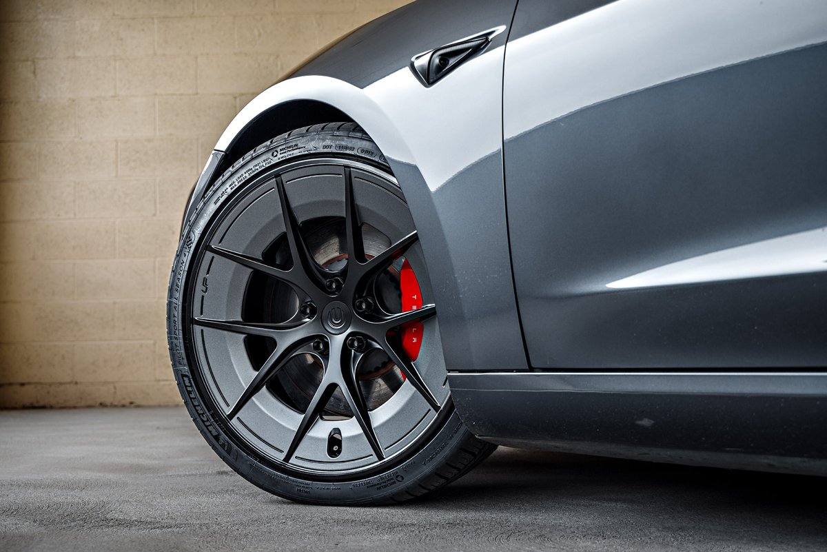 Forged. Lightweight. Aerodynamic. Robotaxi-ready.

The UP-RW Road Warrior is the last wheel you’ll ever need to buy - literally.