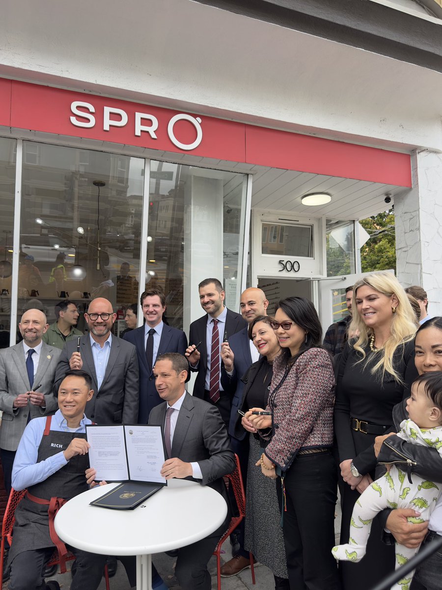 bilalmahmood's tweet image. For decades, small businesses in this city have been crushed under the weight of overregulation, from signage to sidewalk tables and chairs.
Mayor @DanielLurie’s Lurie’s PermitSF initiative gives businesses room to breathe, and I’m proud to support this effort to strengthen the…