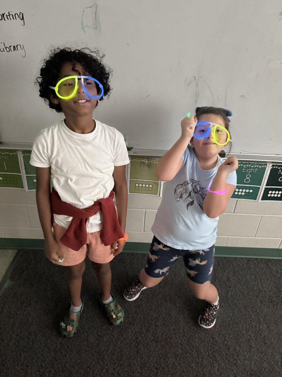 Sarah Kinney (@thirdgradevibes) on Twitter photo Bioluminescence in action! My Summer Reading Camp brought the book Glow-in-the-Dark Animals by Ron Fridell to life. <a href="/volusiaschools/">Volusia County Schools</a> <a href="/VolusiaTLL/">VCS-Teaching, Leading, & Learning</a> <a href="/CitrusGrovevcs/">Citrus Grove Eagles</a> Bioluminescence in action! My Summer Reading Camp brought the book Glow-in-the-Dark Animals by Ron Fridell to life. <a href="/volusiaschools/">Volusia County Schools</a> <a href="/VolusiaTLL/">VCS-Teaching, Leading, & Learning</a> <a href="/CitrusGrovevcs/">Citrus Grove Eagles</a>