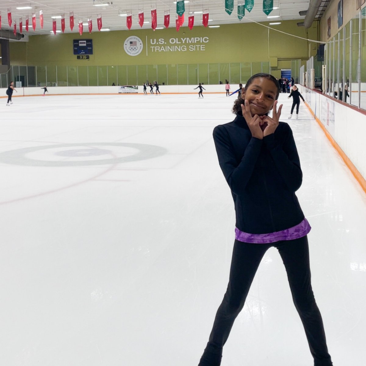 FMBankArena's tweet image. Big cheers for our amazing Ford Ice Center figure skaters!
Harlee Lambert and Josie Perez hit the ice at the Excel National Festival and absolutely crushed it! 🏅Harlee brought home GOLD in Preliminary Free Skate, while Josie finished with 7th-place finish in Aspire 2 Free Skate.