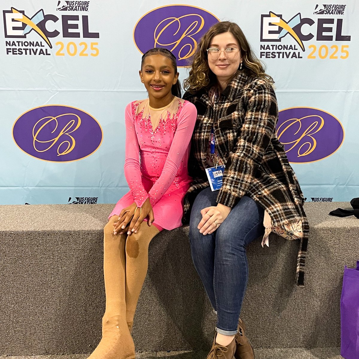 FMBankArena's tweet image. Big cheers for our amazing Ford Ice Center figure skaters!
Harlee Lambert and Josie Perez hit the ice at the Excel National Festival and absolutely crushed it! 🏅Harlee brought home GOLD in Preliminary Free Skate, while Josie finished with 7th-place finish in Aspire 2 Free Skate.