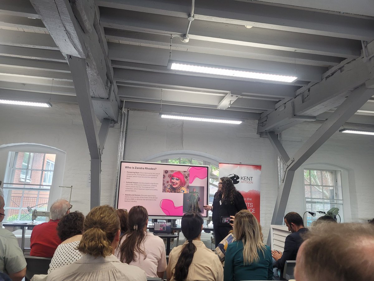 Another brilliant day at #kartscon25 in #Medway. Such an amazing mix, from poetry, to neuroscience, via opera, AR, and so much more. Don't miss day 3 kartscon.com/kartscon2025-t…