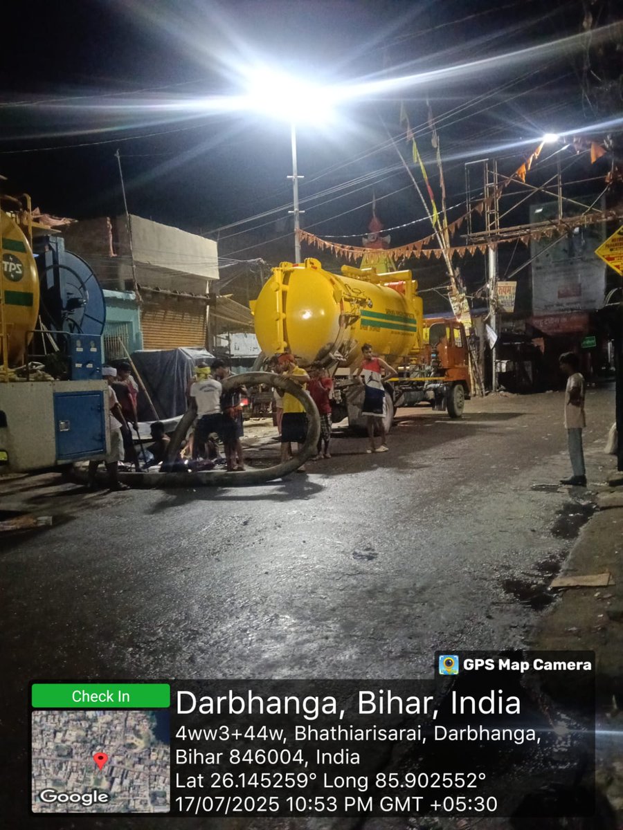 The High Flow Deep suction machine has been deployed by Darbhanga Municipal Corporation for de-silting of drains and culverts.

#SafaiApnaoBimaariBhagao
#SwachhSurvekshan2025