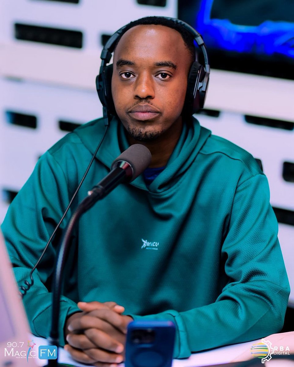 MagicFmRadio's tweet photo. Kuki Liverpool yashyize imbaraga zose kuri Hugo Ekitike?
Man United yamaze kwakira ko nta kipe yiteguye kurenza €25M kuri Sancho.
Desire Doue arateganya ibiganiro bishya na PSG kubijyanye n’amasezerano.
Umva #MagicLineUp umenye n’andi makuru menshi.🔥💃 https://t.co/qM7q1vZj2x