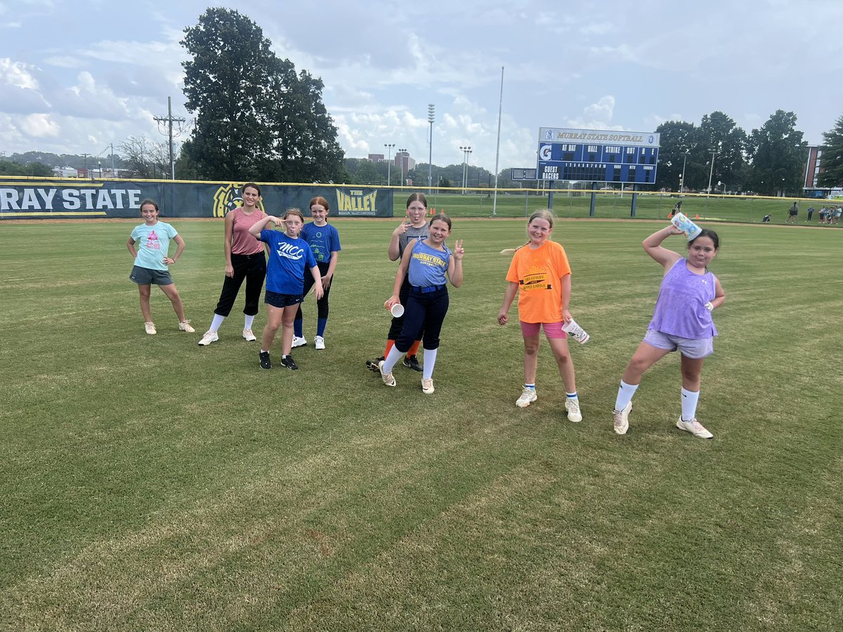 Thank you to everyone who came out to the Kara Amundson Youth Camp yesterday! We had a blast working with everyone!

#GoRacers🏇
