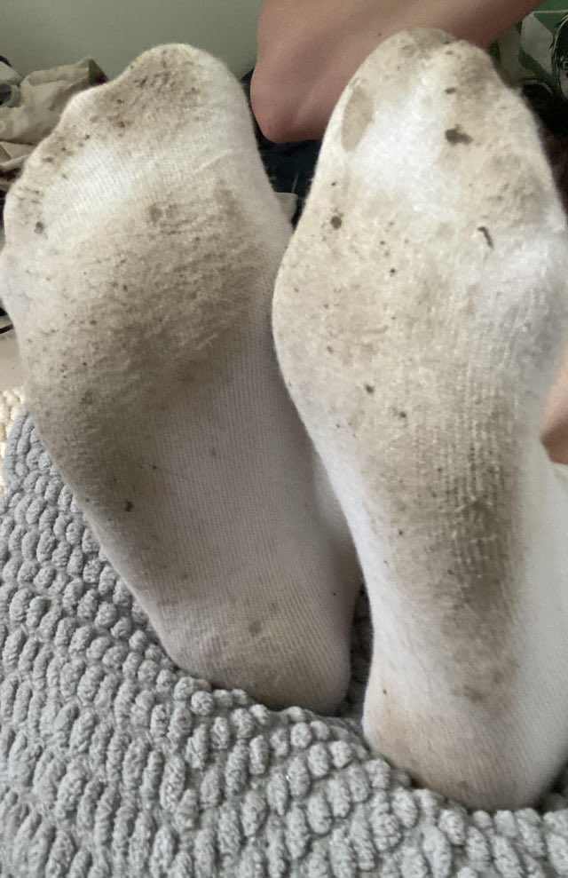 Meine Sockenbitch kanns kaum erwarten 😛 er ist süchtig danach, jede Faser treibt ihn in den Wahnsinn 🥵
Schreib mir 💌