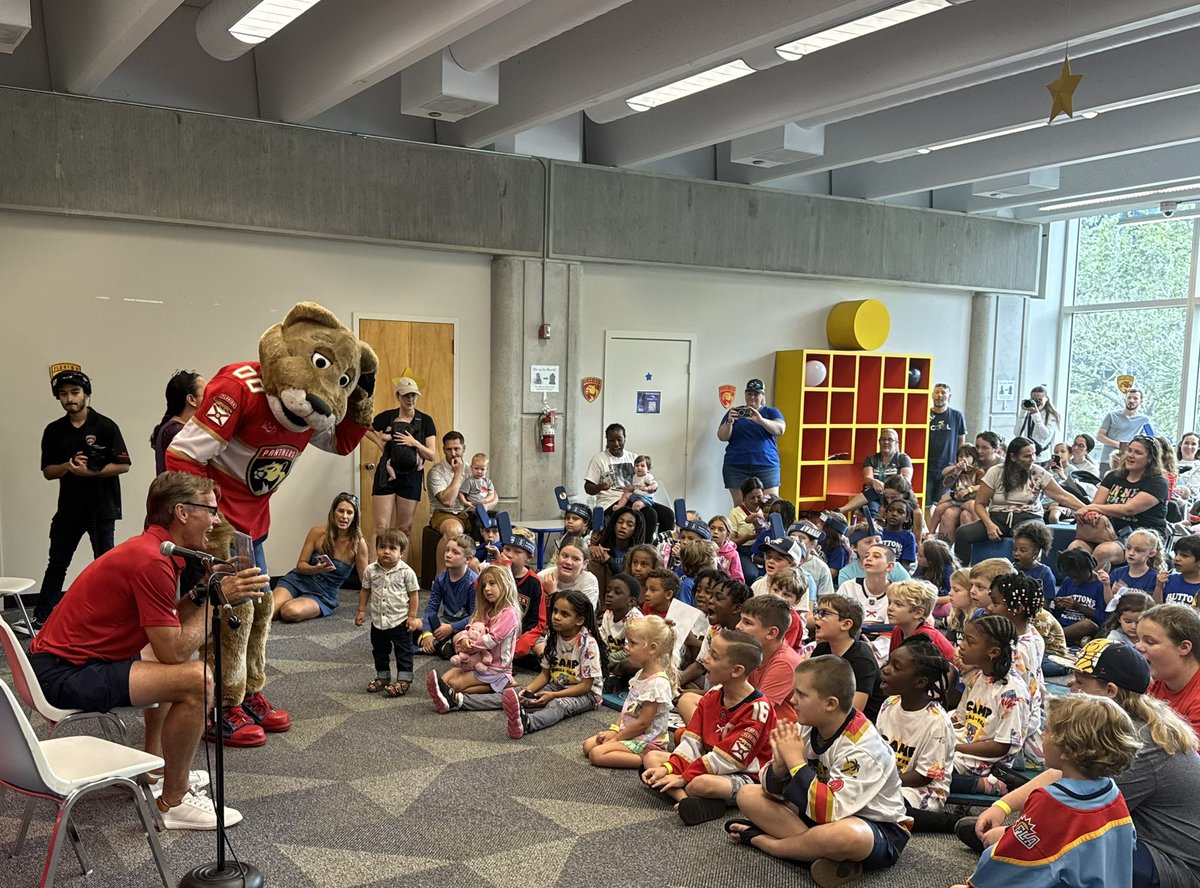 FlaPanthersPR's tweet image. Reading is cool. @LindsayBHockey turns the pages at @BrowardLibrary Main Library.
Next stop on the @FlaPanthersCARE tour:
📍 Northwest Regional
📆 July 23
⏰ 11:30 a.m.
