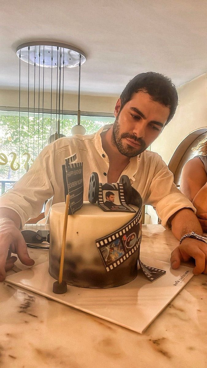 İyi ki doğmuş bizim yakışıklımız 🫶🏻 
Onun mutluluğu bizleri daha da mutlu etti iyi ki varsın gökii 🩵