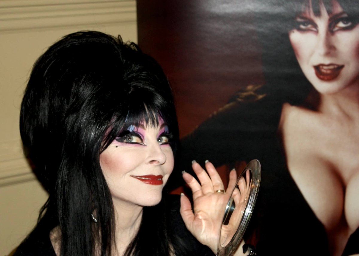 ElviraClips's tweet image. Diva Elvira