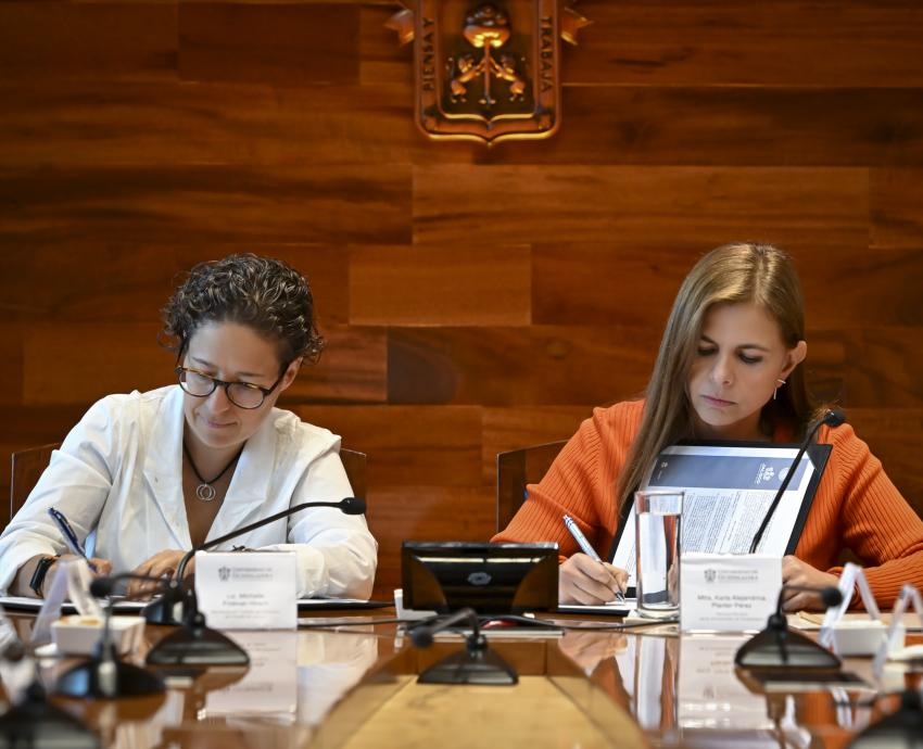 Prensa_UdeG's tweet image. UdeG y Secretaría de Turismo acuerdan capacitar a guías de turistas.
💻📲➡️ udg.mx/es/noticia/ude…