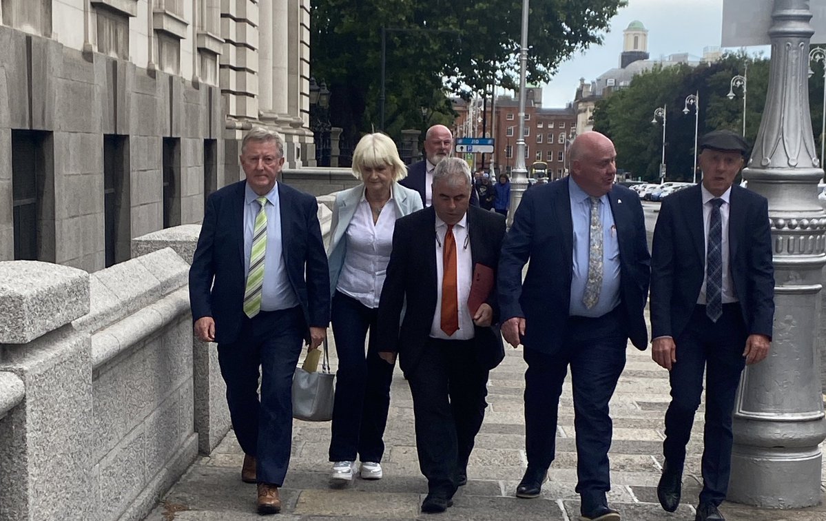 MichealLehane's tweet image. Independent Ministers arriving in Government Buildings for an “end of term chat” with the Taoiseach and Tánaiste. Talks to focus on the National Development Plan.