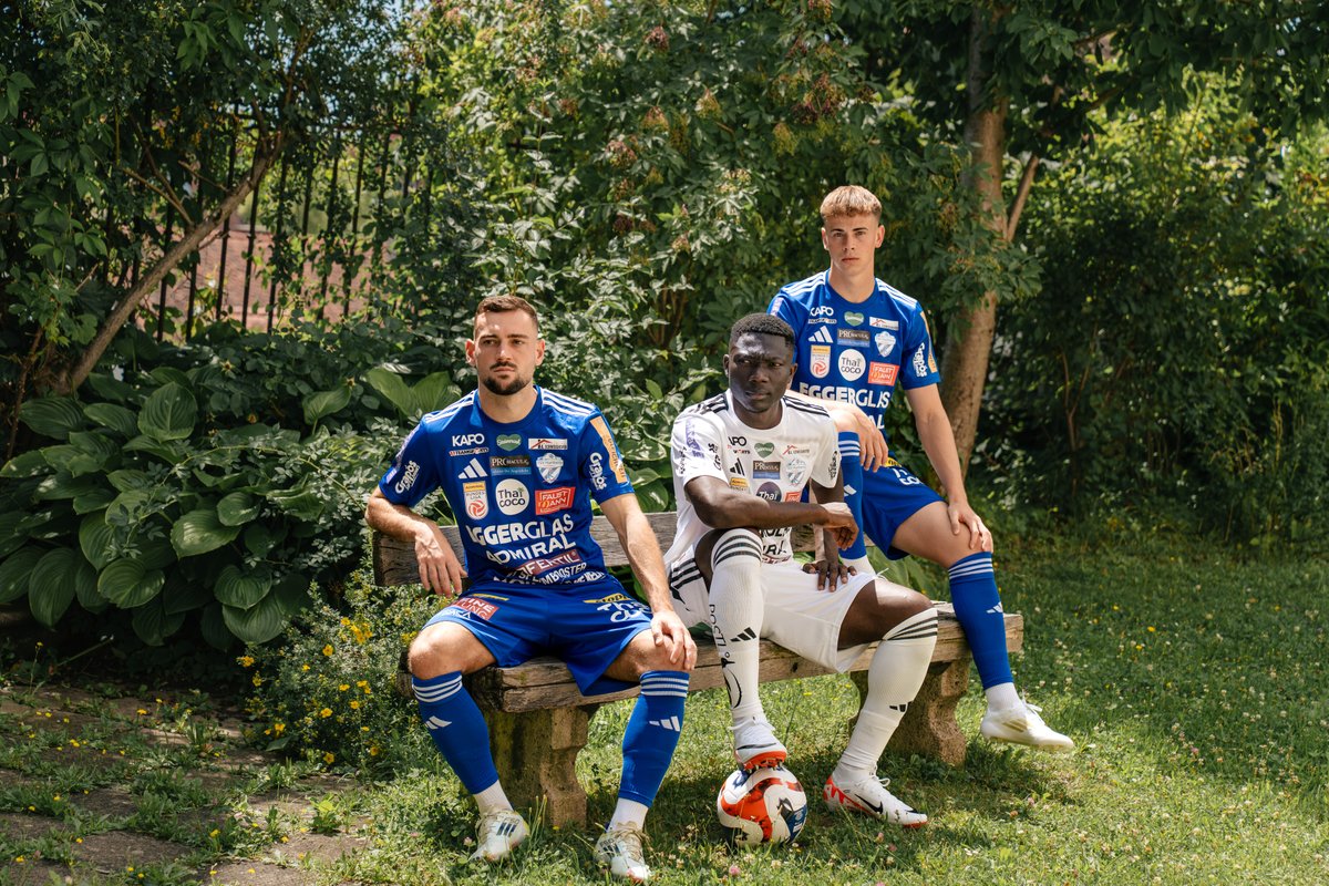 tsv_hartberg's tweet image. Von den Straßen Hartbergs bis ins Stadion. Blau und Weiß die Farben, die wir im Herzen tragen!💙🤍
Hartberg like. Die Dressen 2025/2026 in den Vereinsfarben 🔥
__
#adidasFootball #11teamsports #forzatsv #nevergiveup
