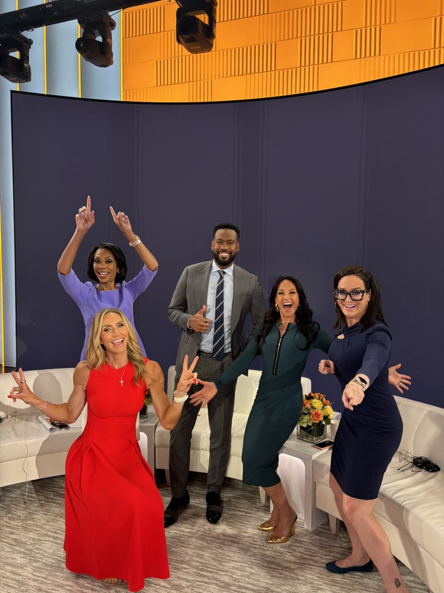 OutnumberedFNC's tweet image. Thanks for tuning in to Outnumbered!
@HARRISFAULKNER
@EmilyCompagno
@LaraLeaTrump
@KennedyNation
@LawrenceBJones3
See you live weekdays at Noon EST