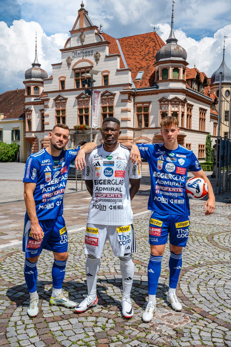 tsv_hartberg's tweet image. Von den Straßen Hartbergs bis ins Stadion. Blau und Weiß die Farben, die wir im Herzen tragen!💙🤍
Hartberg like. Die Dressen 2025/2026 in den Vereinsfarben 🔥
__
#adidasFootball #11teamsports #forzatsv #nevergiveup