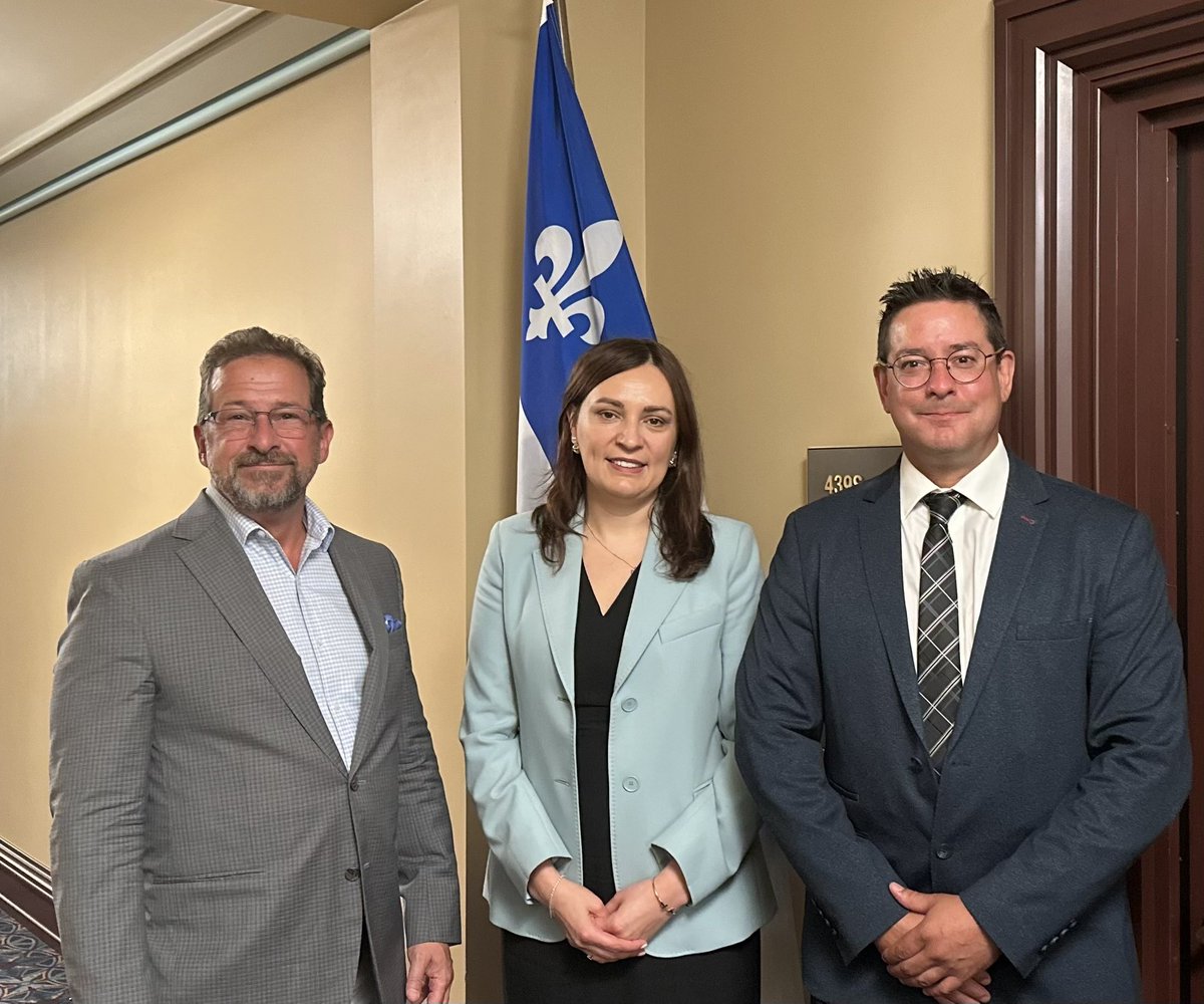 yfblanchet's tweet image. Rencontre avec l’ambassadrice d’Ukraine hier, toujours aussi dévouée à son pays sous les bombes russes. L’actualité de partout ne doit pas banaliser le drame de centaines de milliers de personnes si souvent confinées à des abris alors que la Russie sans âme ne respecte rien ni…