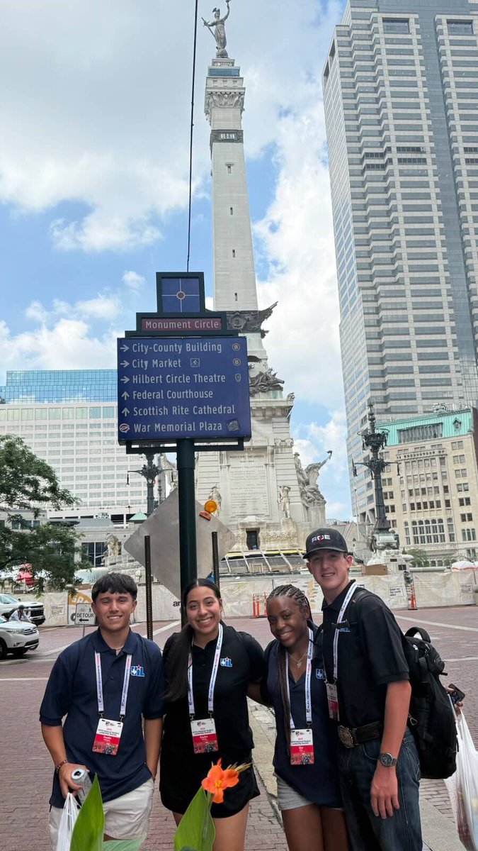 FBISDAthletics's tweet image. Elkins’ Zoë Allen is representing Fort Bend ISD Athletics and the State of Texas at this year’s NFHS Student Leadership Summit in Indianapolis, Indiana. Zoe is one of four students selected in all of Texas to represent the UIL at the national conference.