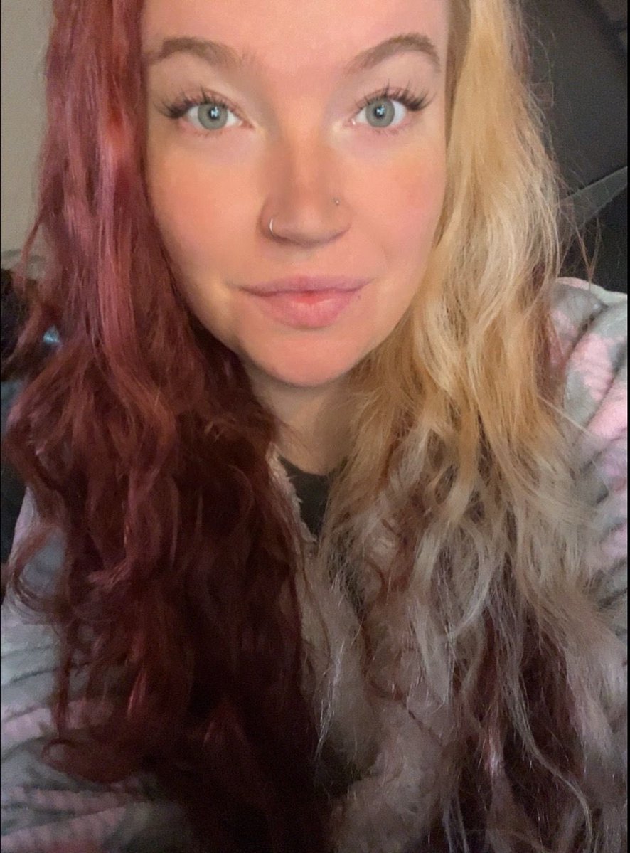 SlayerNHeels's tweet image. I’m going to be testing out Watson on Apex again today! Maybe we can climb our way back from yesterday’s RP loss!
Does anyone else wear a fluffy robe when gaming?
twitch.tv/slayer_in_heels