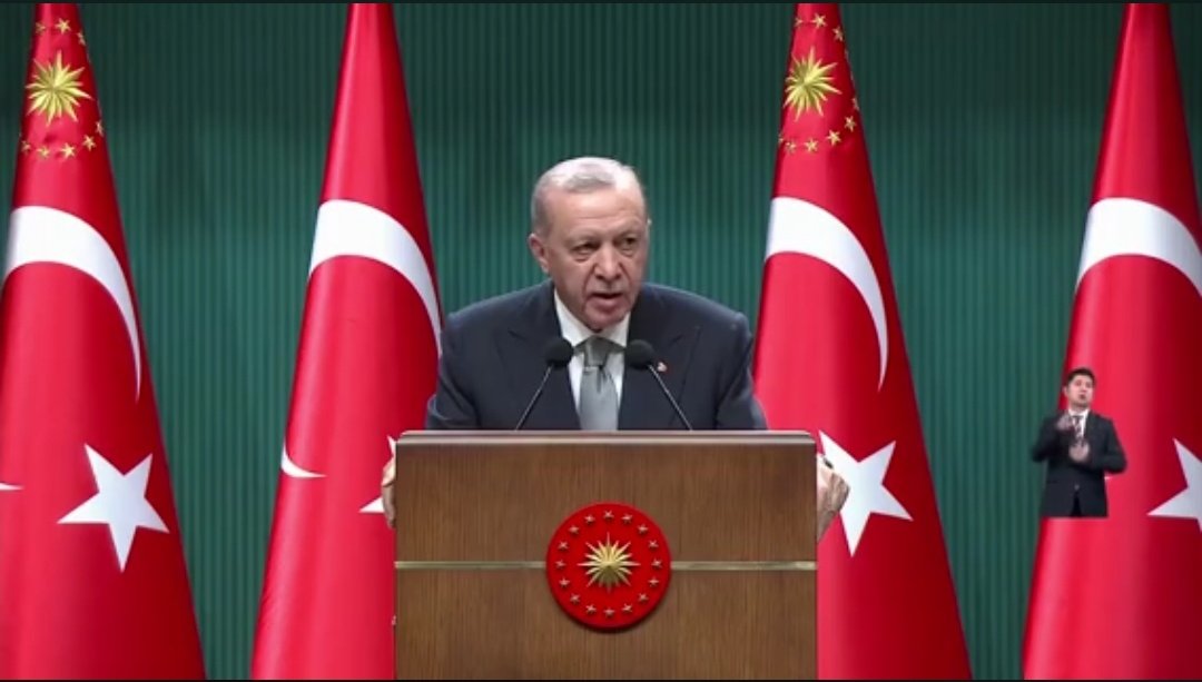 " لاول مرة الرئيس التركي يتحدث عن ممر داوود علنا،وأن تركيا لن تسمح بذلك مطلقا"

🚨🚨🚨الرئيس التركي اردوغان|

" الذين يحلمون بإنشاء ممر في جنوب سوريا
لن يحققوا أهدافهم بإذن الله

-تركيا لن تسمح بذلك أبدا

- من ينزل إلى البئر بحبل اسرائيل...عاجلا او آجلا سيدرك  إنه ارتكب خطأ فادحا