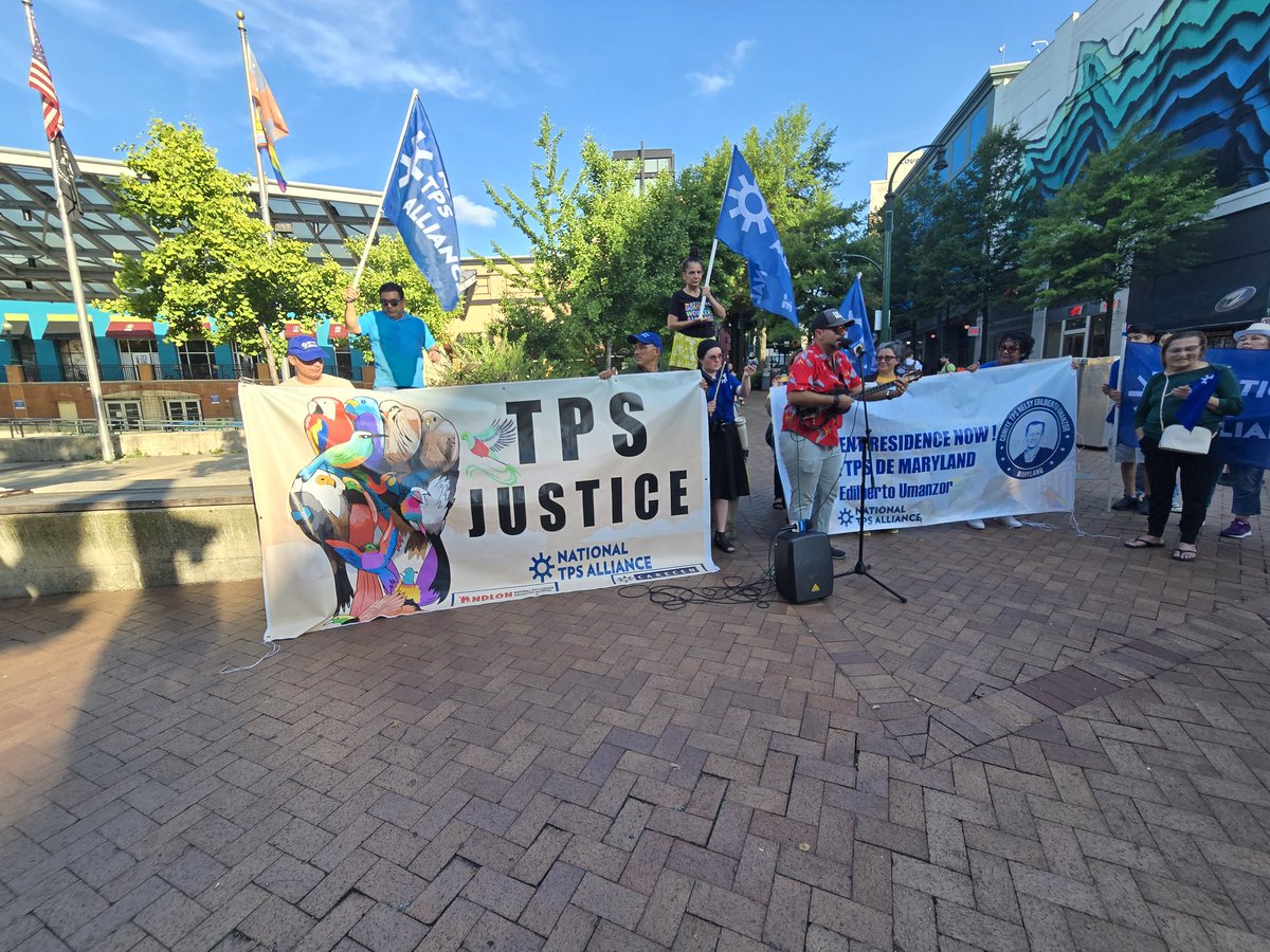 SuzannePollak's tweet image. Protesters in support of TPS, Temporary Protected Status, waved signs and sang in Downtown Silver Spring Tuesday in hopes of keeping the program in force. @mymcmedia
