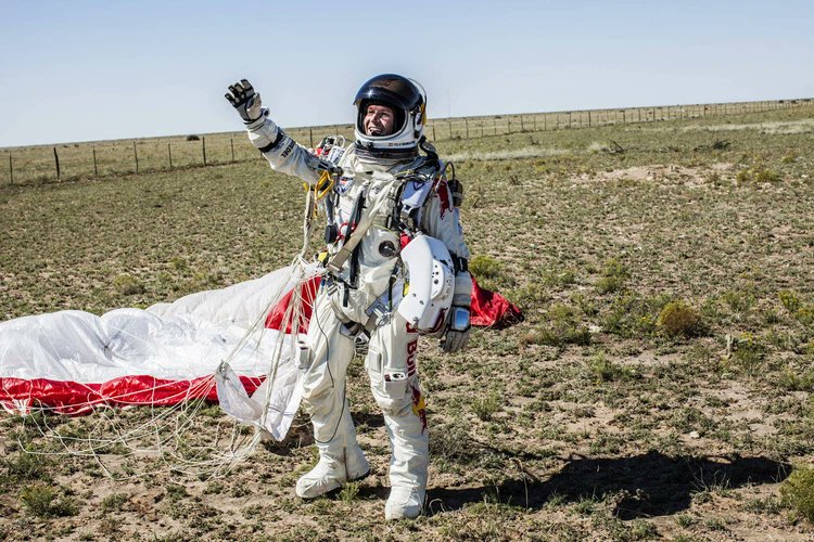 iReturno's tweet image. RIP legend :( 💔 #FelixBaumgartner