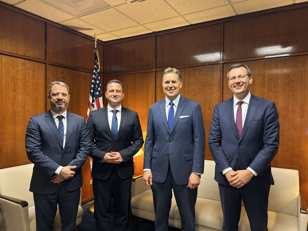State_E's tweet image. Great to meet Bulgarian Energy Minister Stankov. #AmericanEnergy supports Bulgarian #EnergySecurity and American prosperity. The American people are more prosperous in an era of American #EnergyDominance! @MEBulgaria