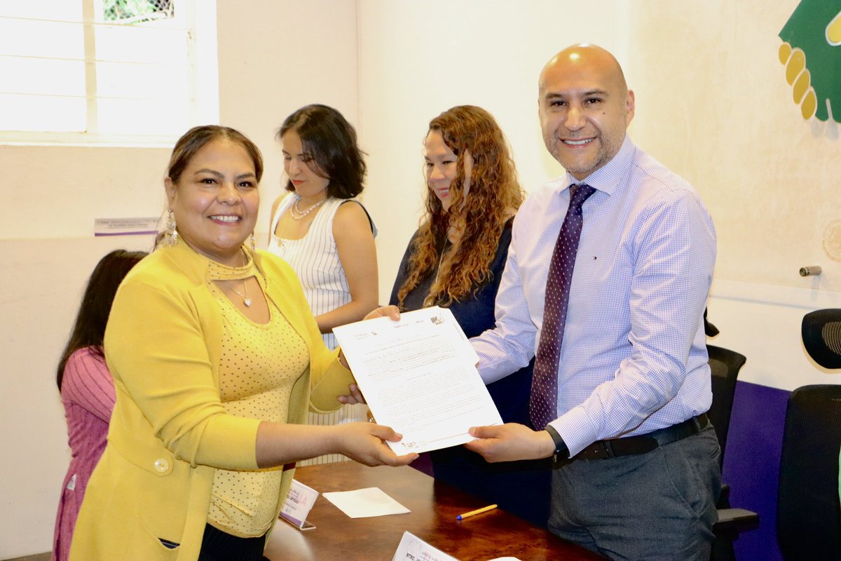 STyC_Tlaxcala's tweet image. 📈📄 El Secretario de Trabajo y Competitividad, @Noe_Altamirano_ , encabezó la entrega de Actas de Bienes en Propiedad a personas beneficiarias del Subprograma de Fomento al Autoempleo, operado por la STyC a través del Servicio Nacional de Empleo Tlaxcala (SNET).
#STyC #SNET