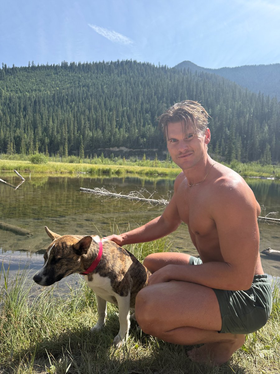 coastbrah's tweet image. Living a vital life allows deeper energetic connection with everything around you. 

God, humans, animals, trees. 

It hard to be depressed when life is this majestic.