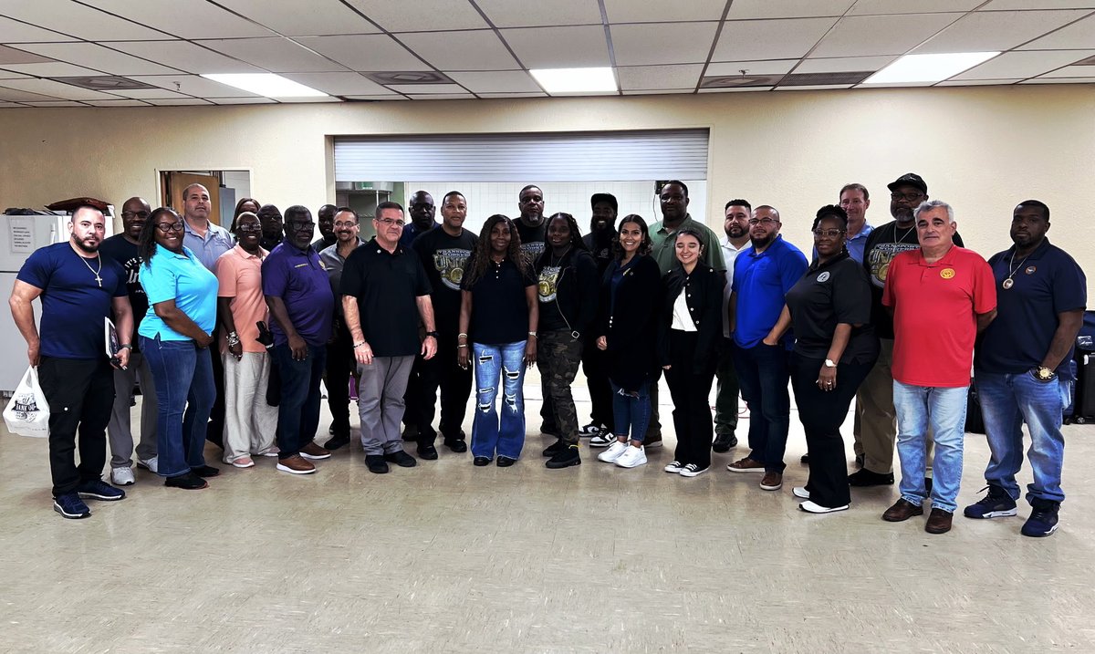transportworker's tweet image. Led by the TWU International Organizing Team & @AFLCIO Organizing Institute, dozens of Miami @twulocal291 officers participated in two days of internal training. We’re keeping members engaged, and making an already strong core of member activists even stronger! 