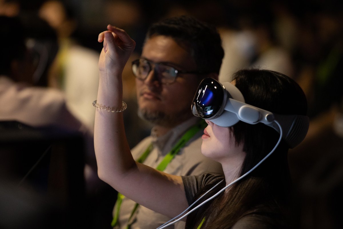 nvidiaomniverse's tweet image. Create captivating spatial experiences at #SIGGRAPH2025. ๐ฅฝ
Learn to develop Apple Vision Pro experiences with Swift UI and Xcode, all powered by #NVIDIAOmniverse as your backend.
๐ nvda.ws/3TANkRp