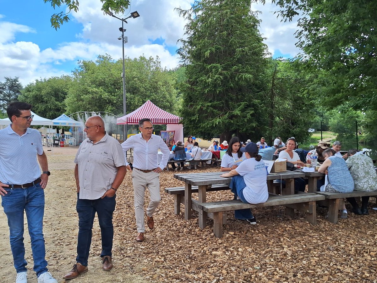 Jeudi 17 juillet - La Grande Kermesse
• Une kermesse géante pour toute la famille 
'•Jeux traditionnels et modernes '
• Parcours de billes, chamboule-tout, cornhole, maquillage... Une ambiance festive pleine de surprises… 
11h - 20h
° Espace Henri Royer Ville de