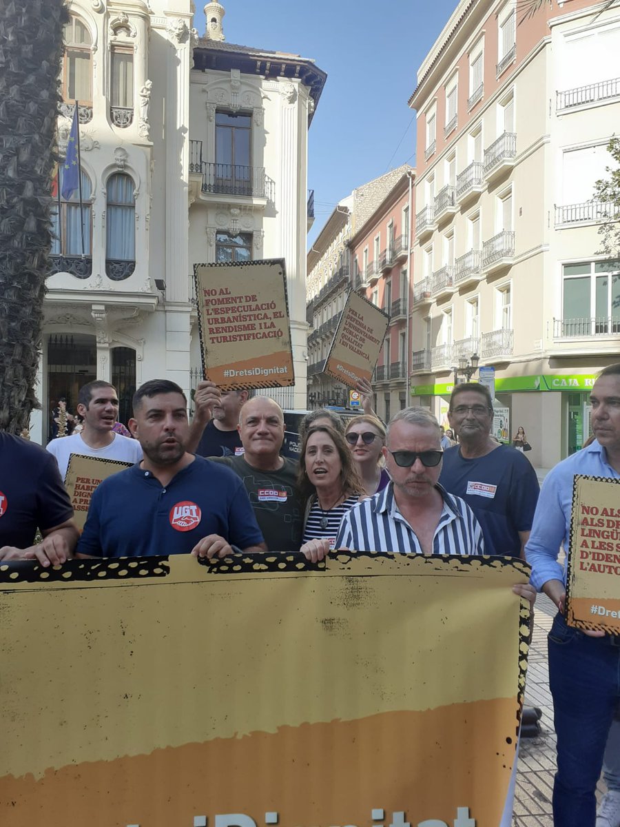 yolanda_ferrandez (@yolandaferrand6) on Twitter photo 📣 Entitats socials i sindicals <a href="/Sanitat_CCOOPV/">FSS CCOOPV</a> cridem fort per uns pressupostos al servei del poble valencià!
📍 Alacant - Plaça de les Bruixes
#DretsiDignitat 📣 Entitats socials i sindicals <a href="/Sanitat_CCOOPV/">FSS CCOOPV</a> cridem fort per uns pressupostos al servei del poble valencià!
📍 Alacant - Plaça de les Bruixes
#DretsiDignitat